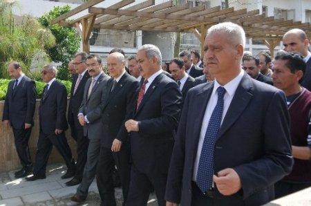 Bahçeli'ye memleketinde sıkma ve ıspanaklı börek ikram edildi