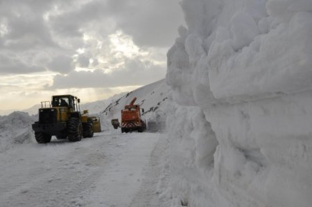 Bahçesaray Yolu Bu Sene 2 Ay Erken Açılacak