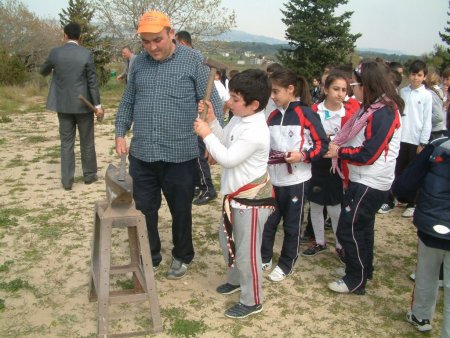 Bahçeşehirli öğrenciler, Nevruz'u ateşten atlayarak kutladı