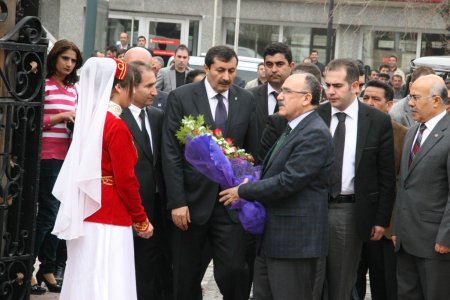 Bakan Atalay: Barış sürecinde en önemli unsur hükümetin kararlılığıdır