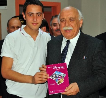 Bakan Avcı, Manisa’da Rektör Akan’ın annesinin cenaze namazına katıldı