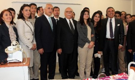 Bakan Avcı, sağlık meslek lisesi açtı