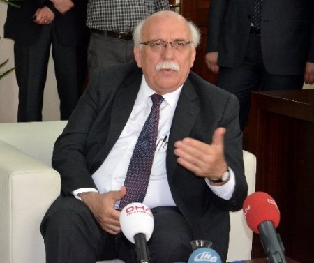 Bakan Avcı: Devlet okullarında da veliler ittifak sağlarsa forma giyilebilir