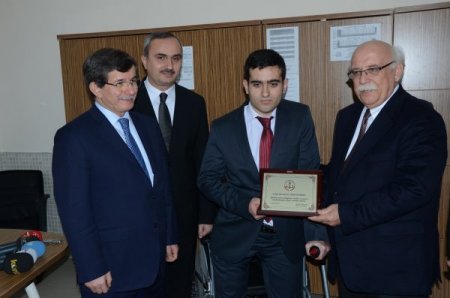 Bakan Avcı ve Davutoğlu Bilim Merkezi'ni inceledi