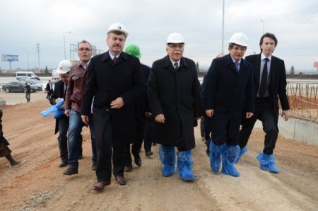 Bakan Avcı ve Davutoğlu Bilim Merkezi'ni inceledi