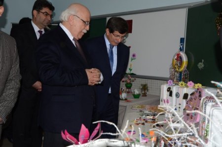 Bakan Avcı ve Davutoğlu Bilim Merkezi'ni inceledi