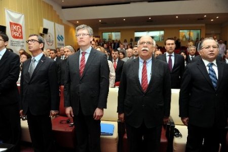 Bakan Avcı: Yoksun kalmak kız çocuklarını istismara maruz bırakıyor