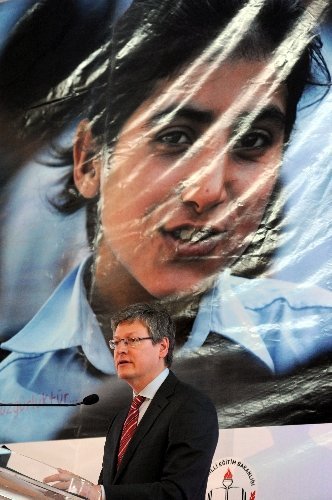 Bakan Avcı: Yoksun kalmak kız çocuklarını istismara maruz bırakıyor