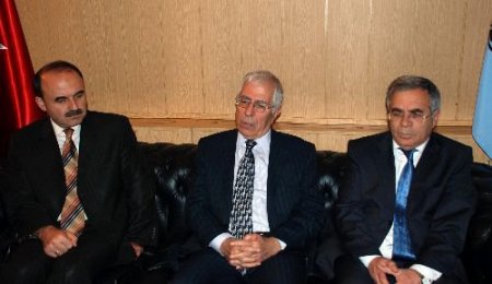Bakan Aydın: Büyük Değerlerimiz Üzerinde İhtilaf İçindeymişiz Gibi Görünmek Son Derece Yanlış