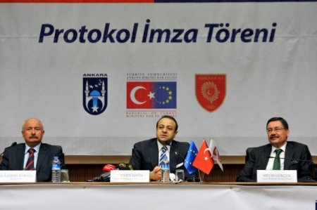 Bakan Bağış, Chp’nin Tandoğan’daki Grup Toplantısını Eleştirdi