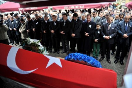 Bakan Bağış: Burhan Doğançay, göğsümüzü kabartan sanatçımızdı