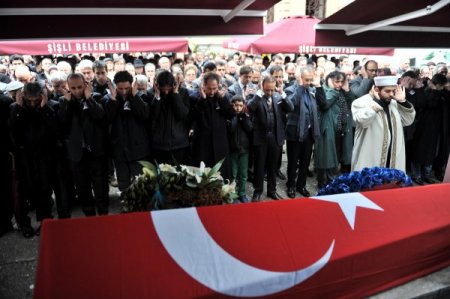 Bakan Bağış: Burhan Doğançay, göğsümüzü kabartan sanatçımızdı