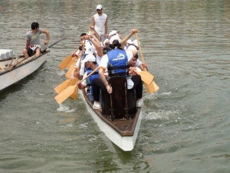 Bakan Bağış: Dünün kokan Haliç'inde bugün yarışlar düzenleniyor