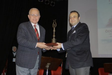 Bakan Bağış: İfade özgürlüğünden yanayız, şiddet özgürlüğüne karşıyız