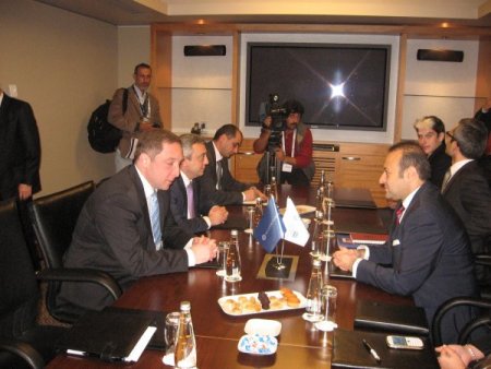 Bakan Bağış ile Avrupalı parlamenter arasında AB tartışması