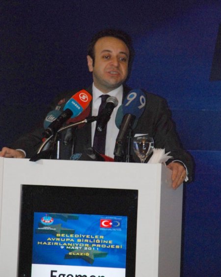 Bakan Bağış: Papaza Kızıp Oruç Bozmanın Anlamı Yok