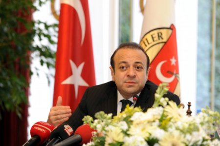 Bakan Bağış'tan Merkel'e: Önce Lufthansa Ercan'a insin, biz de alanları açarız