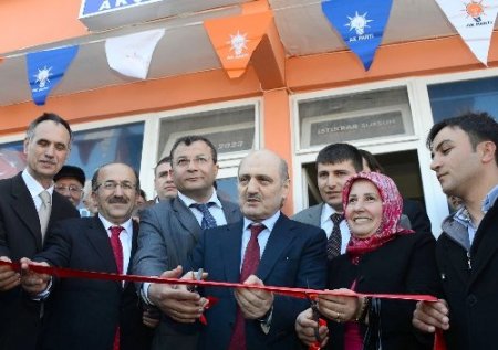 Bakan Bayraktar, baharın kalıcı ve ebedi bir barış getirmesini diledi