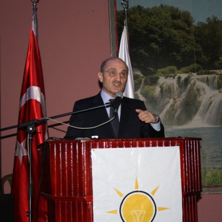 Bakan Bayraktar: Bizim davamız kutsal bir davadır