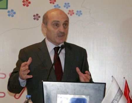 Bakan Bayraktar: Çevreyi Kirletme Konusunda Avrupa Bize Haksızlık Yapıyor