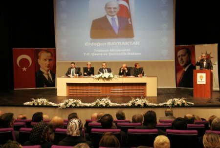 Bakan Bayraktar: Diktiğimiz fideler çiçek açtı ama henüz meyve vermedi