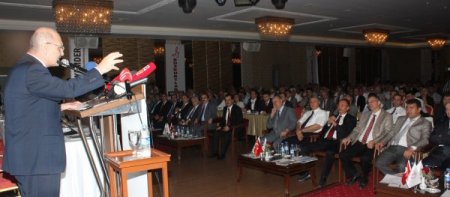 Bakan Bayraktar’a Adana’nın imar sorunları ve kentsel dönüşümü sunuldu