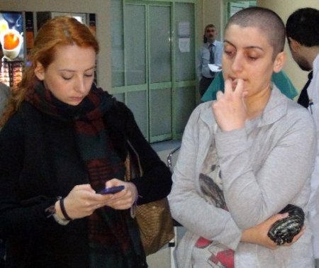 Bakan Bayraktar'ın parasını almayan genç kızın tedavisine başlandı