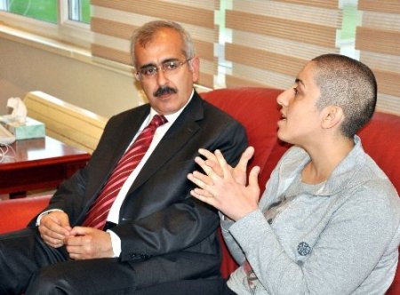 Bakan Bayraktar'ın yardım parasını iade eden genç kız: Tek derdim ilaç