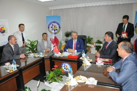Bakan Çağlayan: Her zaman Muş’un ve Muşlunun emrindeyim
