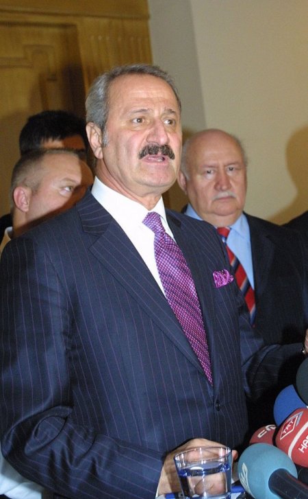 Bakan Çağlayan: İnşallah zehirleme yoktur, yoksa çok üzülürüz