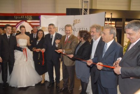 Bakan Çağlayan: Türkiye Gelinlikte Çin Ve İtalya'nın Ardından Üçüncü Sırada