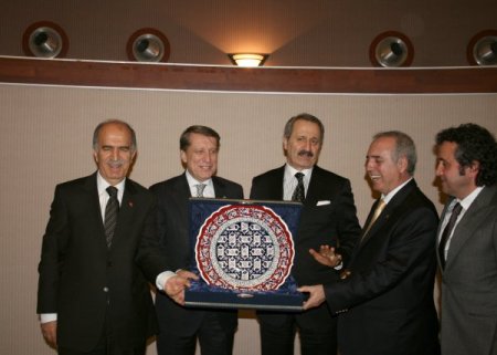 Bakan Çağlayan: Türkiye’de Montajı Yapılacak Elektrikli Otomobile Karşıyız