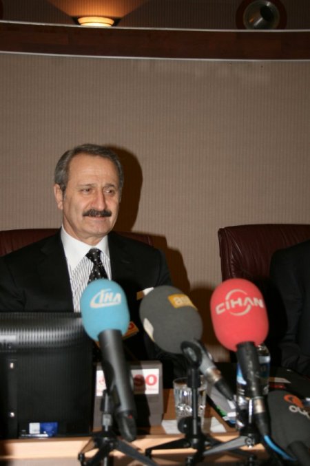 Bakan Çağlayan: Türkiye’de Montajı Yapılacak Elektrikli Otomobile Karşıyız