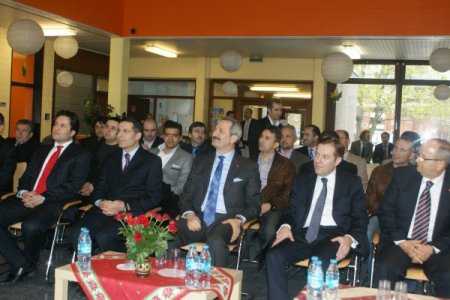 Bakan Çağlayan: Türkler Asimile Olmadan Eşit Haklara Sahip Olmalı