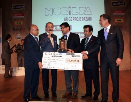 Bakan Çağlayan'dan bankalara 'ahlaktan edepten yoksun' benzetmesi