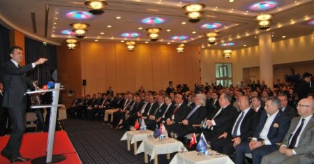 Bakan Çelik, Almanya’da UETD Genel Kurulu’na katıldı