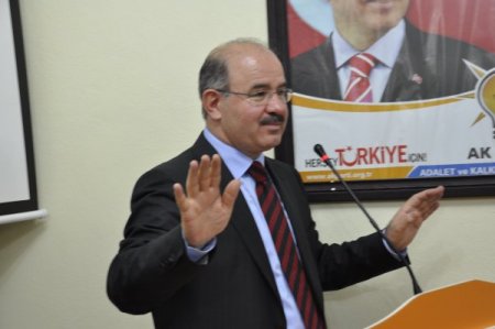 Bakan Çelik, İslahiye'de Sorunları Dinledi