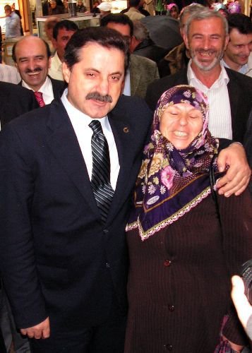 Bakan Çelik, Rize'de Vatandaşları Dinledi