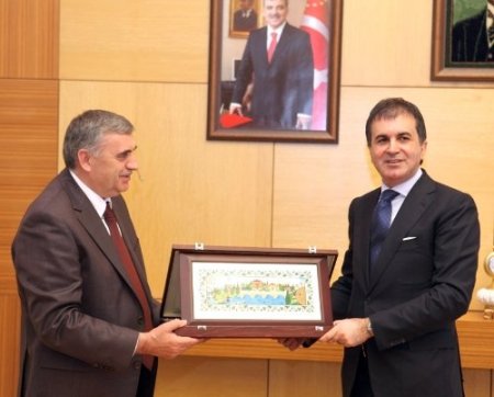 Bakan Çelik, Sakarya Büyükşehir Belediyesi'ni ziyaret etti