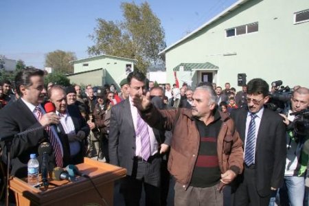 Bakan Çelik: Alnımız Ak, Başımız Dik, Hesap Veremeyeceğimiz Hiçbir Konu Yok