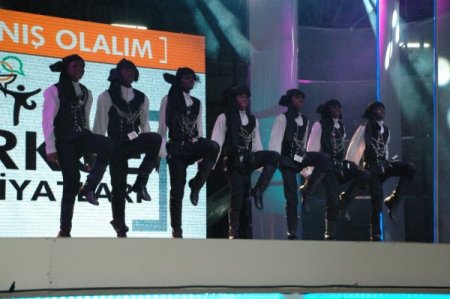 Bakan Çelik: Barış İçin Formül İstiyorsanız Türkçe Olimpiyatları’na Bakın