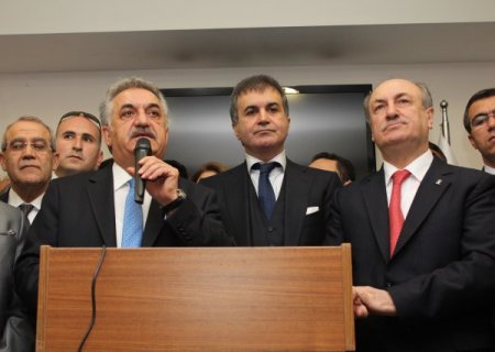 Bakan Çelik: Birilerinin arasındaki konuşmalar hükümetin pazarlık belgesi olamaz