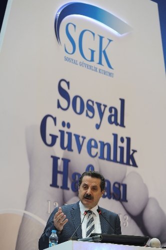 Bakan Çelik: Bütün partiler uzlaşırsa asgari ücret vergiden muaf hale gelir