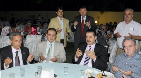 Bakan Çelik: Demokrasi, Ak Parti Döneminde Kurumsallaştı