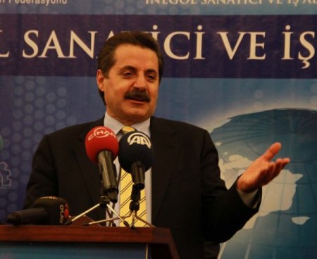 Bakan Çelik: Dünya'da ekonomik tabloya göre gazı, freni, vitesi ayarlamalıyız