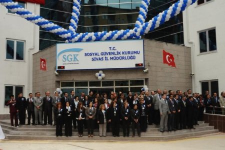 Bakan Çelik: Eldeki İmkanları Artırarak Memura Zam Vereceğiz