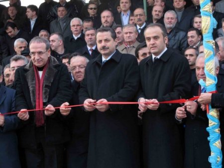 Bakan Çelik: Gençlerimizi Spora Yönlendiriyoruz