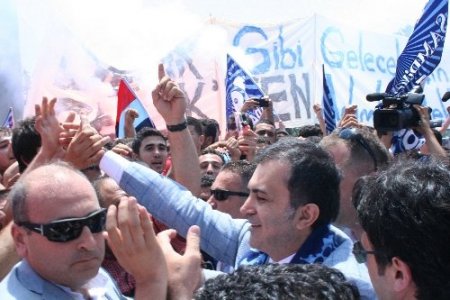 Bakan Çelik: Hiç kimseyle millet adına pazarlık yapılmadı