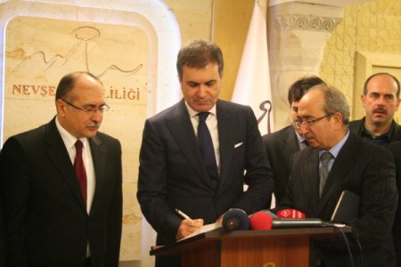 Bakan Çelik: İmralı görüşmelerinde çözüme doğru inisiyatif yürütüyoruz