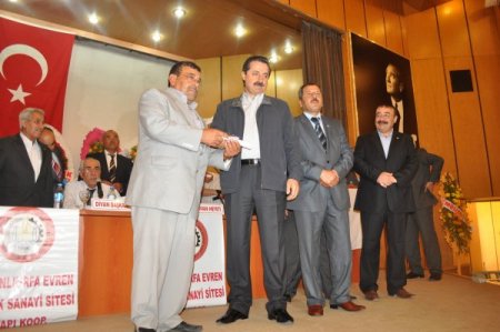 Bakan Çelik Kirve Oldu, Tapu Dağıttı